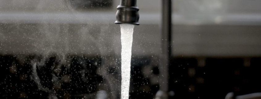 Какво е хидроструйно почистване на канали?